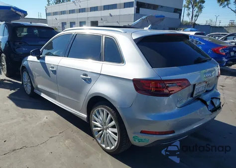 2016 Audi A3 E-Tron 1.4T Premium z USA, uszkodzony, nr VIN WAUTPBFF9GA163215